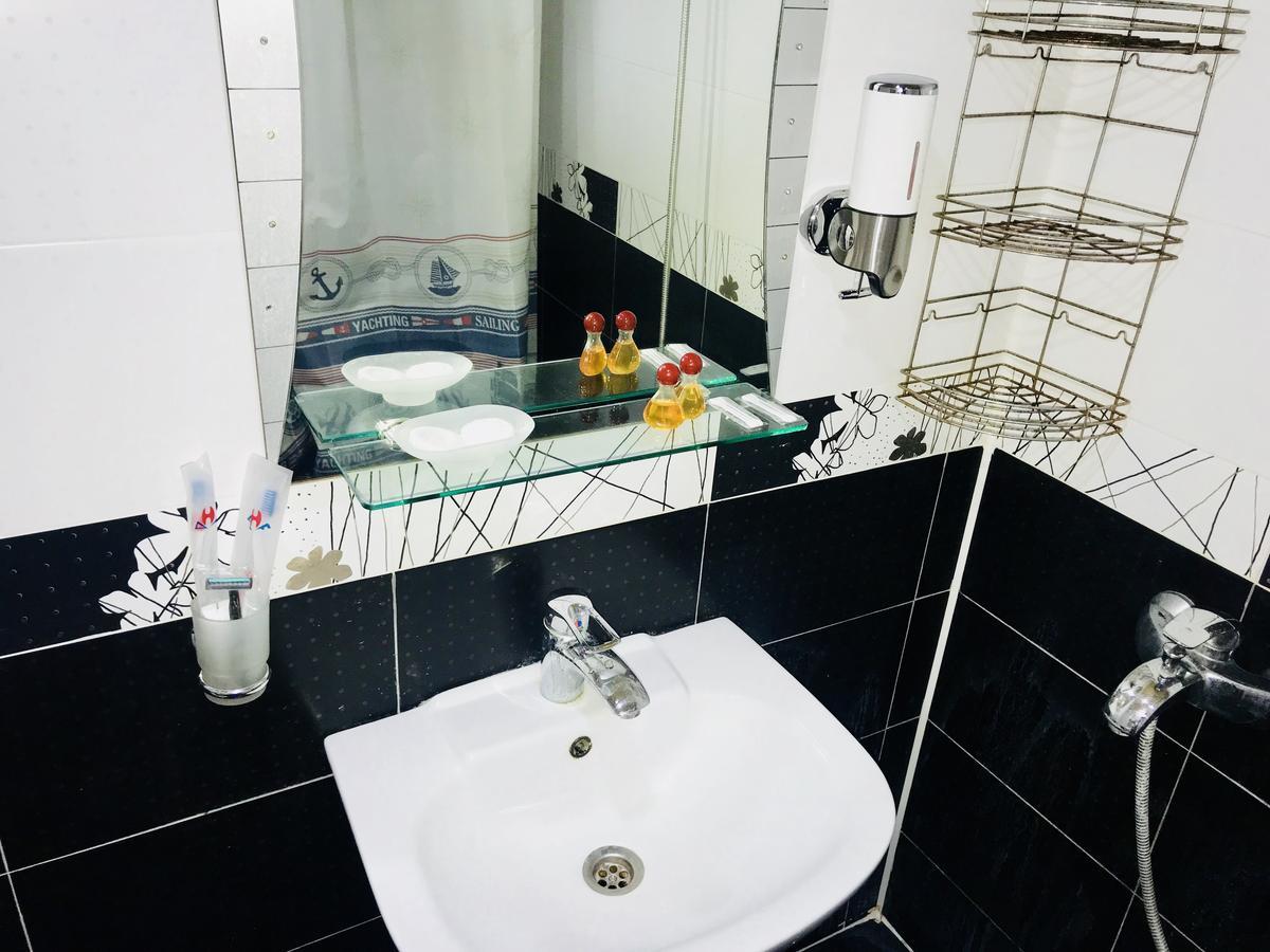 Check-In Hostel Baku Ngoại thất bức ảnh